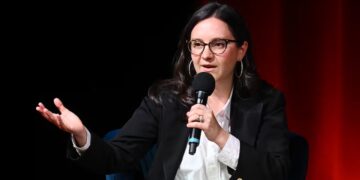 MAGA Curious CBS Boss Dares Defiant Staffers to Quit in Tense All-Hands