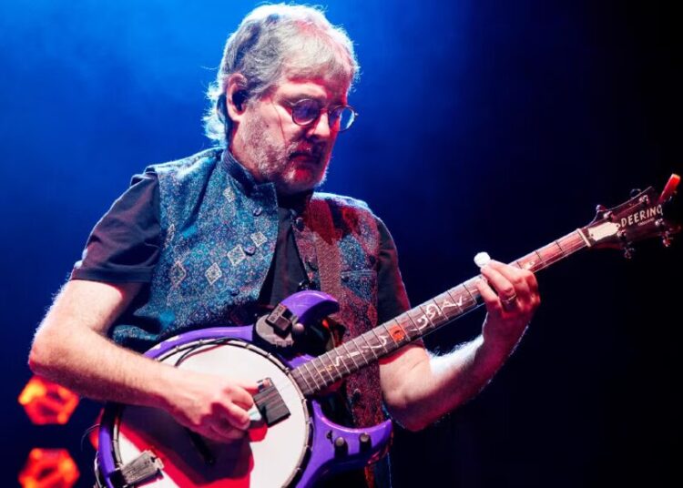 Béla Fleck Pulls Kennedy Center Performances After Trump Rebrand: ‘Performing There Has Become Charged and Political’