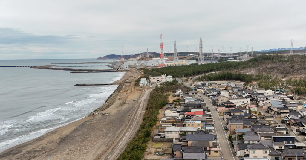 An Anxious Japan Restarts the World’s Biggest Nuclear Plant