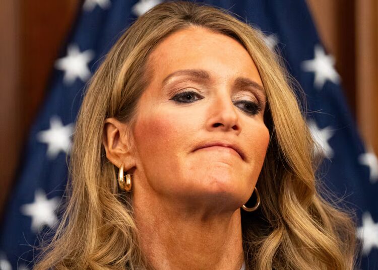 Billionaire Trump Goon Flees City After ICE Killing