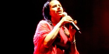 5 Songs From the 1990s That Are So Good, You Never Even Realized They Were Covers