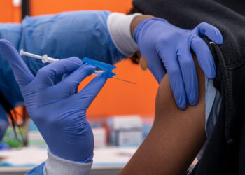 U.S. overhauls childhood vaccine schedule, recommends fewer shots