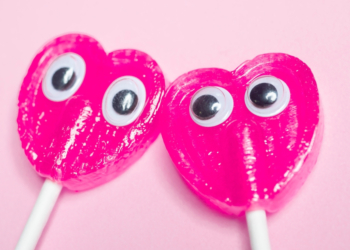 Do Straight Women Have Sexual Fantasies About Other Women?