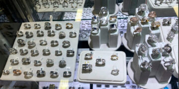 Jewelry heist suspect’s deportation left victims ‘in disbelief,’ lawyer says