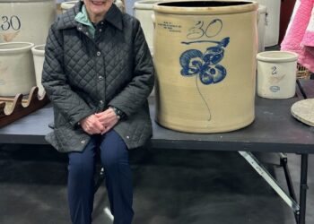 She planned to sell her old pot for $20. It just fetched $32K at auction.