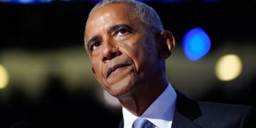 Obamas Torch ‘Eager’ Trump After Nurse’s Killing