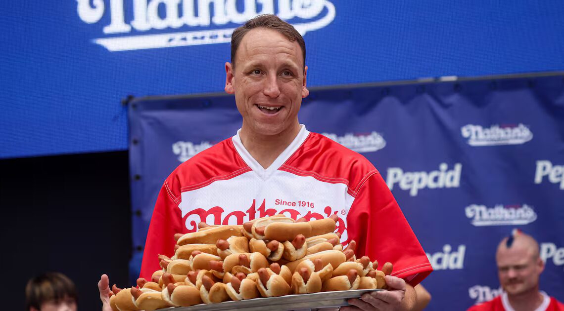 Hot Dog Chain Sends MAGA Into Total Meltdown