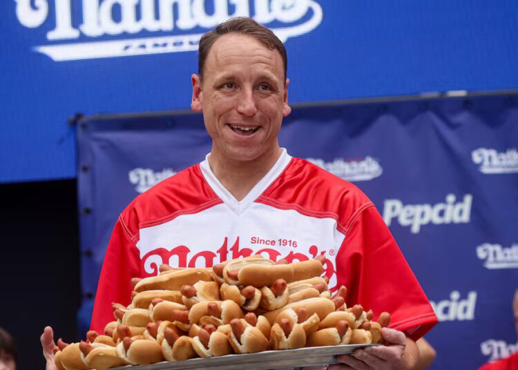Hot Dog Chain Sends MAGA Into Total Meltdown