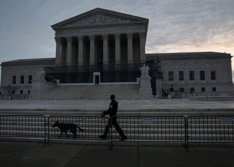 Supreme Court allows Illinois congressman to challenge mail-in balloting