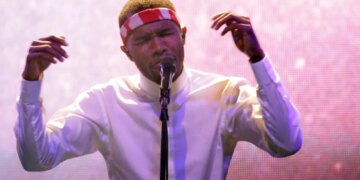 Frank Ocean Explains How He Went From Working at Subway to Writing for Artists Like Justin Bieber
