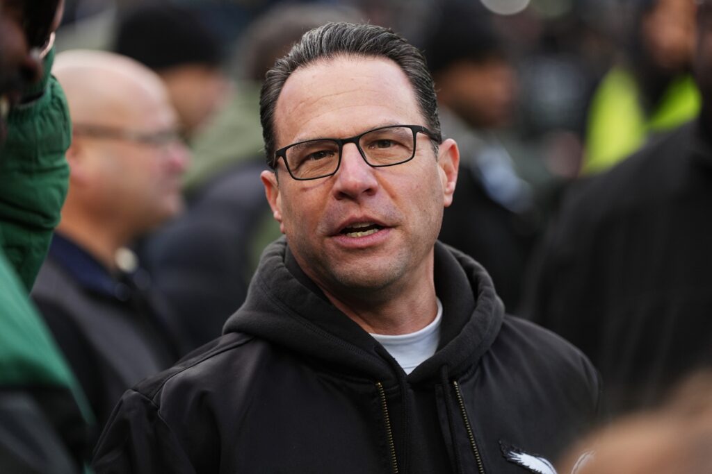 Gov. Shapiro, a top 2028 contender, recounts chat with Trump, beef with Harris in new book