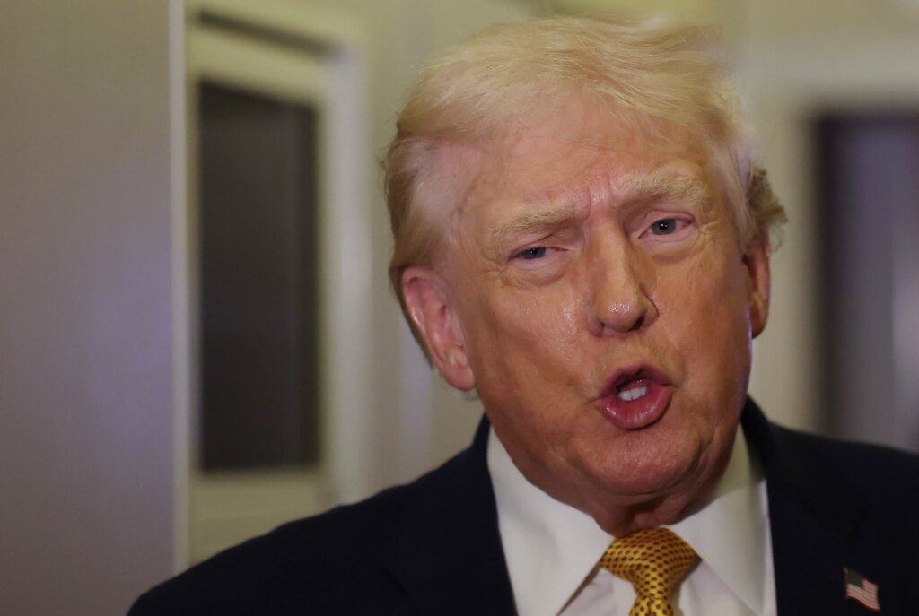 Calls for Trump’s Impeachment Gain Momentum Amid Fallout Over Venezuela Operation