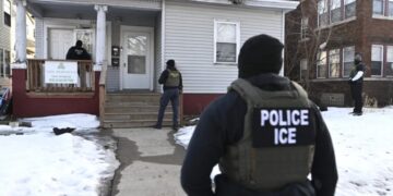 Former Bush-appointed federal judge: Why the ICE memo allowing officers into your home without a warrant is unconstitutional