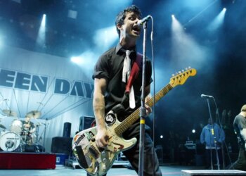 From Fighting Fish to Motorbikes: A Look Into Green Day’s Tour Bus Caravan Circa 2002