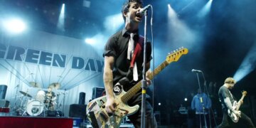 From Fighting Fish to Motorbikes: A Look Into Green Day’s Tour Bus Caravan Circa 2002