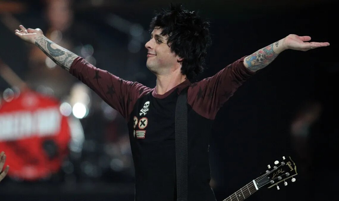 Billie Joe Armstrong Clowns Himself With Reference to 2012 On-Stage Rant at iHeartRadio Festival