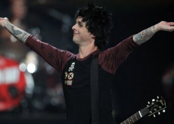 Billie Joe Armstrong Clowns Himself With Reference to 2012 On-Stage Rant at iHeartRadio Festival