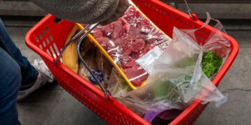 Kennedy Flips Food Pyramid to Emphasize Red Meat and Whole Milk