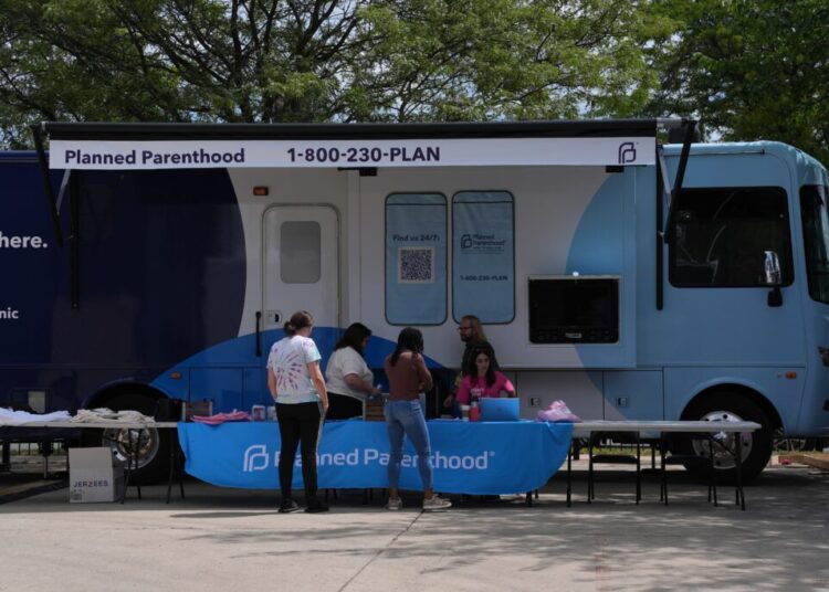 Illinois faces federal defunding for state law requiring abortion referrals
