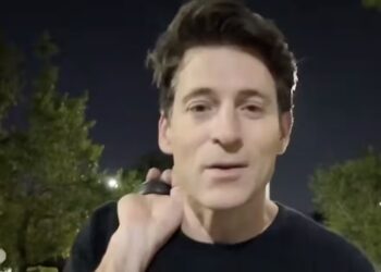 MAGA Coded CBS Anchor Mocked Over ‘Staged’ Stunt After Disaster Debut