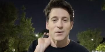 MAGA Coded CBS Anchor Mocked Over ‘Staged’ Stunt After Disaster Debut