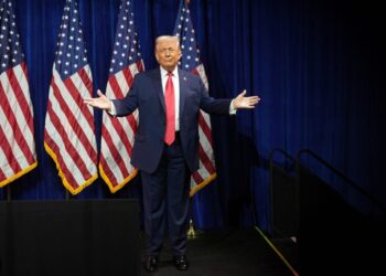 Trump says he will meet Machado — and would accept Nobel Peace Prize from her