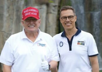 Trump’s Best Golf Buddy Reveals Secret Concerns About Self-Sabotaging President
