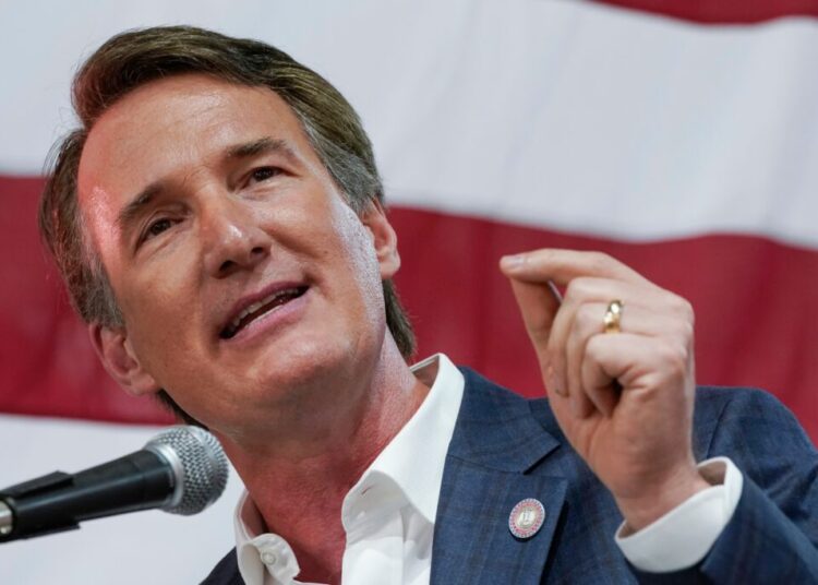 Federal judge bars Virginia from keeping thousands of felons from voting