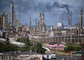 Trump administration eases barriers for U.S. firms to sell Venezuelan oil