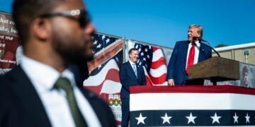 Secret Service plans unprecedented staff surge with anxious eye on 2028