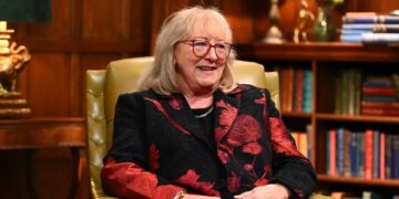 Travis and Jason Kelce React to ‘Deceitful’ Mom Donna on ‘The Traitors’