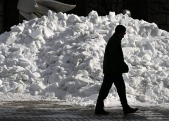 How to stay physically active in frigid weather