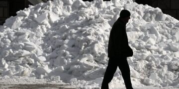 How to stay physically active in frigid weather