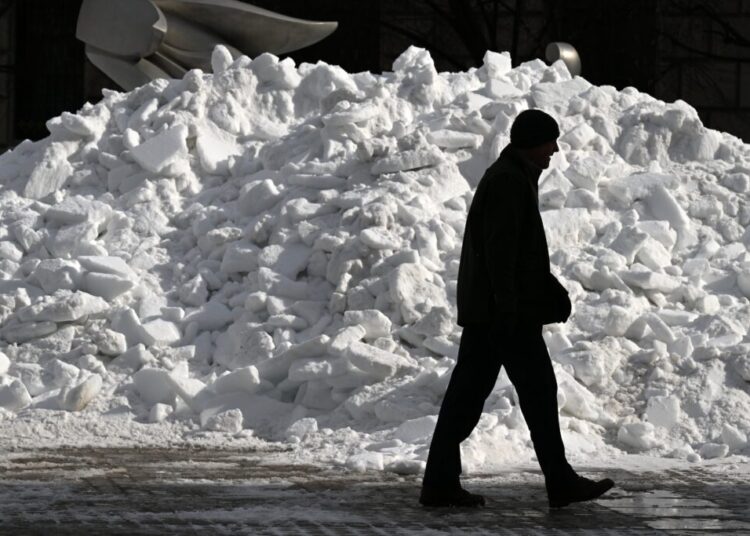 How to stay physically active in frigid weather