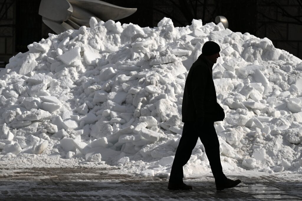 How to stay physically active in frigid weather