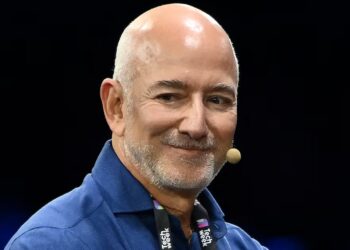 Washington Post Staff Plot Enlisting Hollywood Stars to Stick It to Bezos