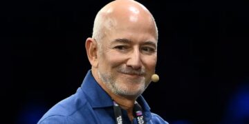 Washington Post Staff Plot Enlisting Hollywood Stars to Stick It to Bezos