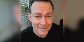 Stand-Up Comedian John Mulrooney Dies at 67