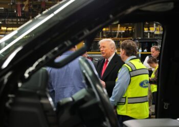Trump makes obscene gesture, mouths expletive at Detroit factory heckler