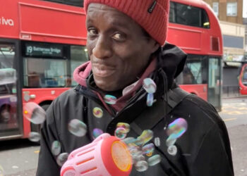 Meet the London bus driver blowing away troubles one bubble at a time