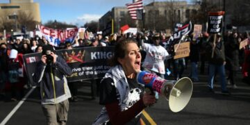 Hundreds in D.C. protest at ICE headquarters over Minneapolis killing