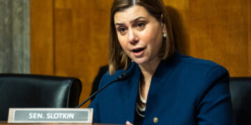 Democratic lawmakers say they’re under investigation for military orders video