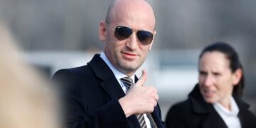 Stephen Miller ‘Refused Eye Contact’ With Trump Foe at Davos
