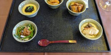 The best meals you can get on a flight, according to travel pros