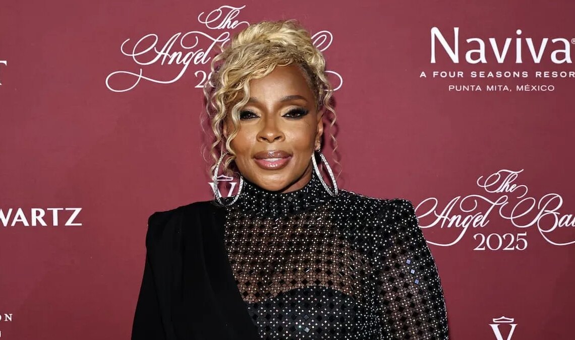 This Rihanna Classic Almost Went to Mary J. Blige, but She Turned It Down: ‘My Fans Is Gonna Bug Me Out’