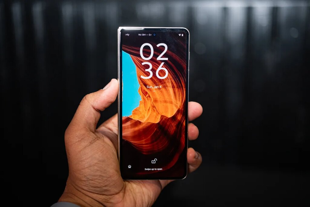 Motorola Razr Fold Book-Style Foldable: Specs, Details, Release Date