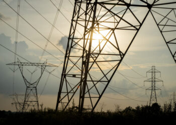 White House and governors confront electricity’s rising costs as data centers expand