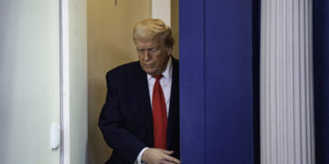 Trump softens tone on Minneapolis violence amid calls for accountability