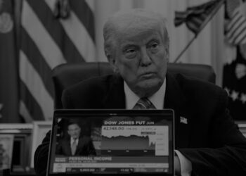 Trump, 79, Sends Seriously Weird Begging Email From ‘Dying Laptop’ While ‘Alone in the Dark’