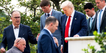 Trump installs loyalists on panel set to review White House ballroom